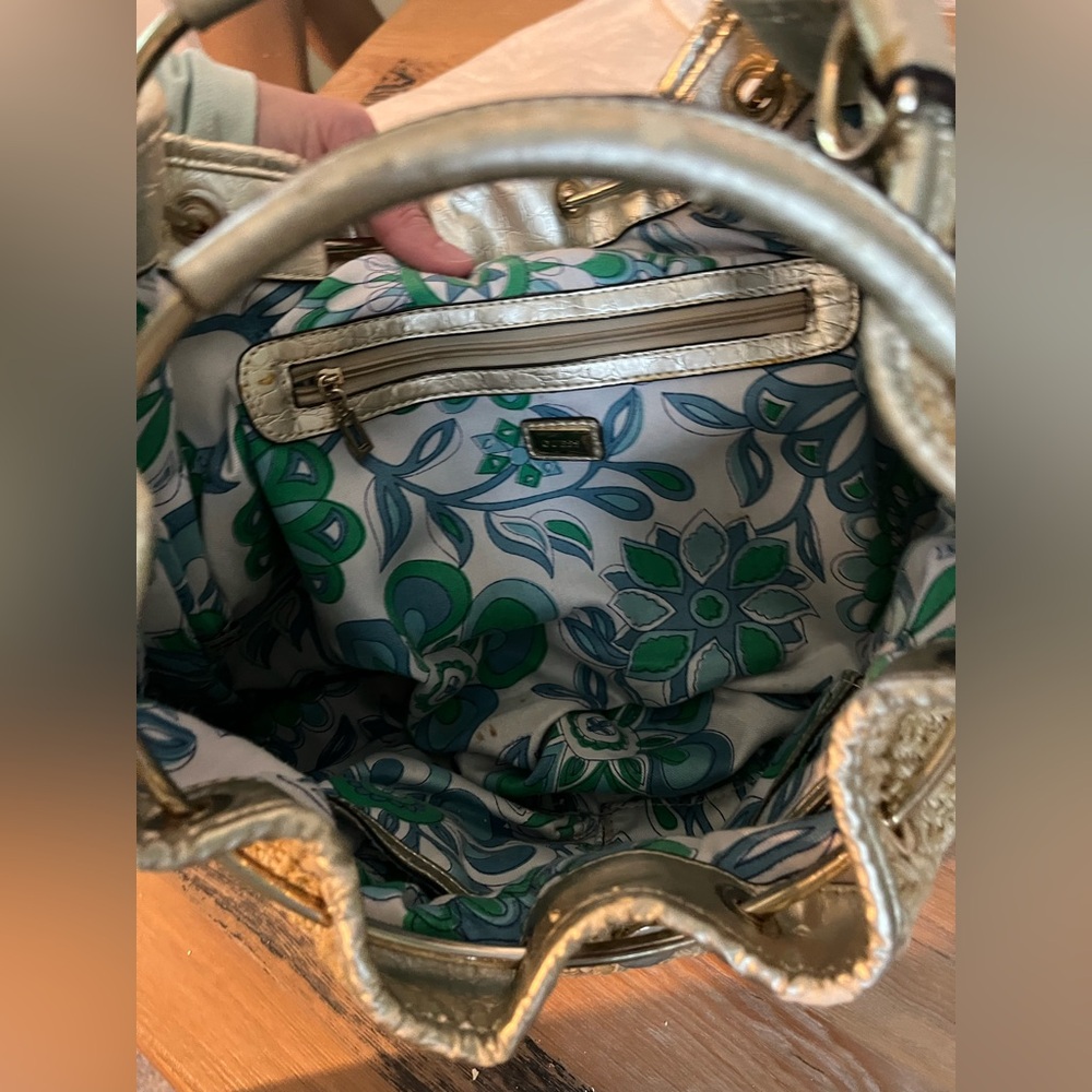 GUESS Summer Raffia Ring Handle Bag With Gold - Picture 7 of 17